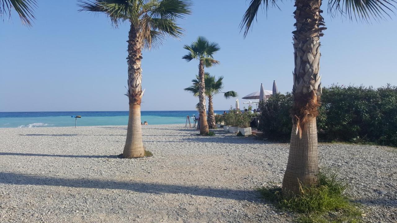 Appartement 2P et parking privé à 50m des plages. Villeneuve-Loubet Exterior foto